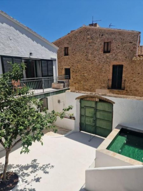 Renovated house Palau-Saverdera (Costa Brava)